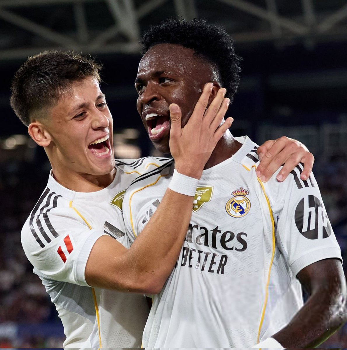 (fan) REAL MADRID FANS 🤍 tweet media