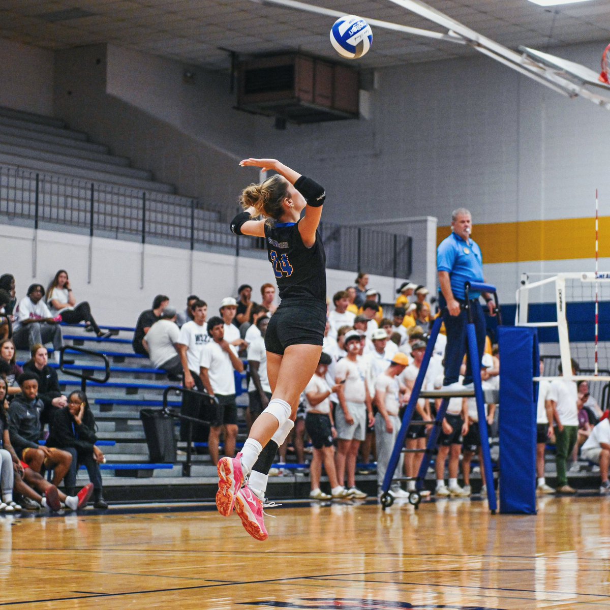 ets.rocks/4nJUhg3
click this link to help support the lady parsons volleyball program 💙💙