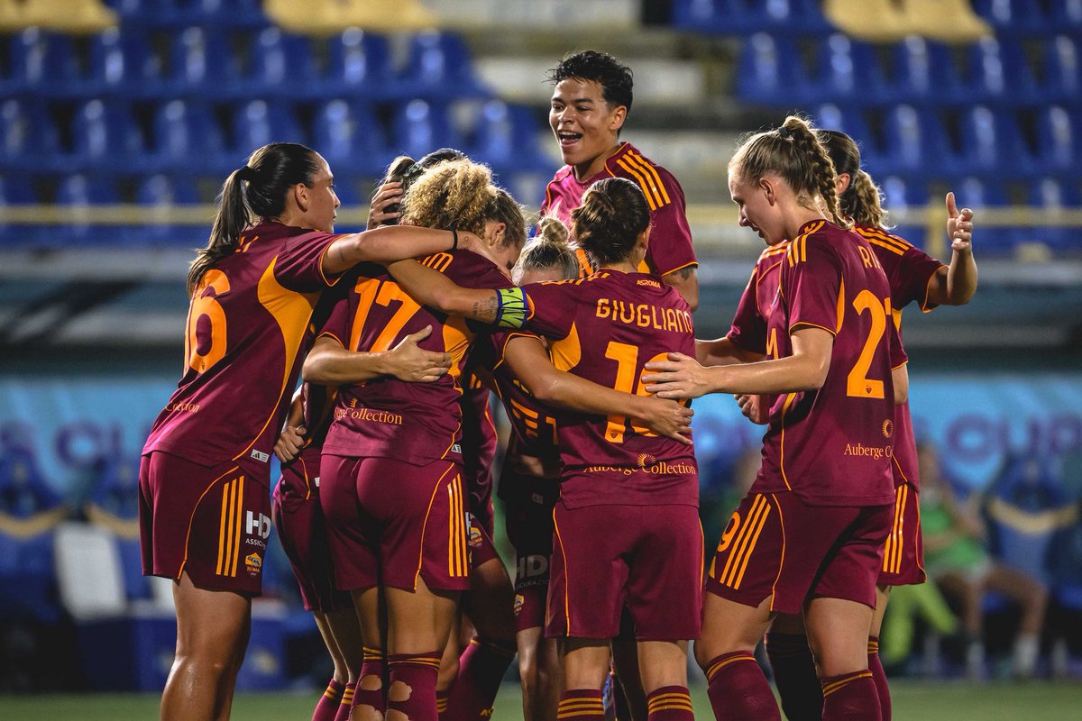 SoloRomaBuona's tweet image. Oh no, è successo di nuovo...

COMPLIMENTI RAGAZZE!👏🏻🟡🔴
ROMA HA VINTO!
#RomaLazio 3-0 
⚽ #Viens
⚽ #Corelli
⚽ #Haavi

@OfficialASRoma @ASRomaFemminile