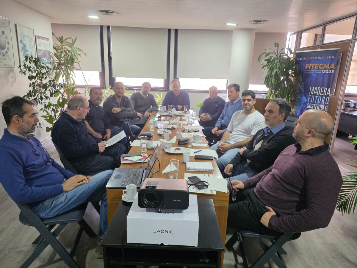 Nueva reunión de Comisión Directiva analizando las problemáticas del sector y la gran aceptación de <a href="/ASORAMyT/">ASORA Madera y Tecnología</a>