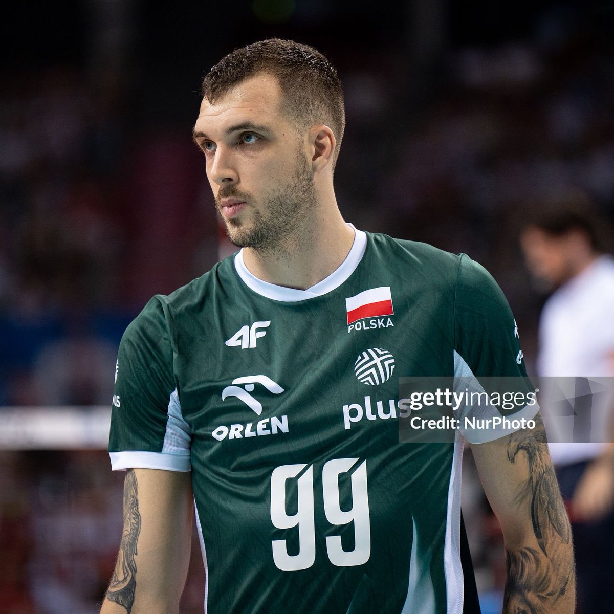 Temmzvolley's tweet image. 🇵🇱Norbert Huber 🇵🇭Filipinler&apos;deki Dünya Şampiyonası&apos;nın koşullarından memnun değil 

&quot;İkinci salon çok daha iyi görünüyor. Biraz daha sıcak, daha güzel. Soyunma odasında sıcak suyumuz bile var ve maçtan sonra duş alabiliyorsunuz, bu hiç de sıradan bir şey değil. Önceki tesiste bu…
