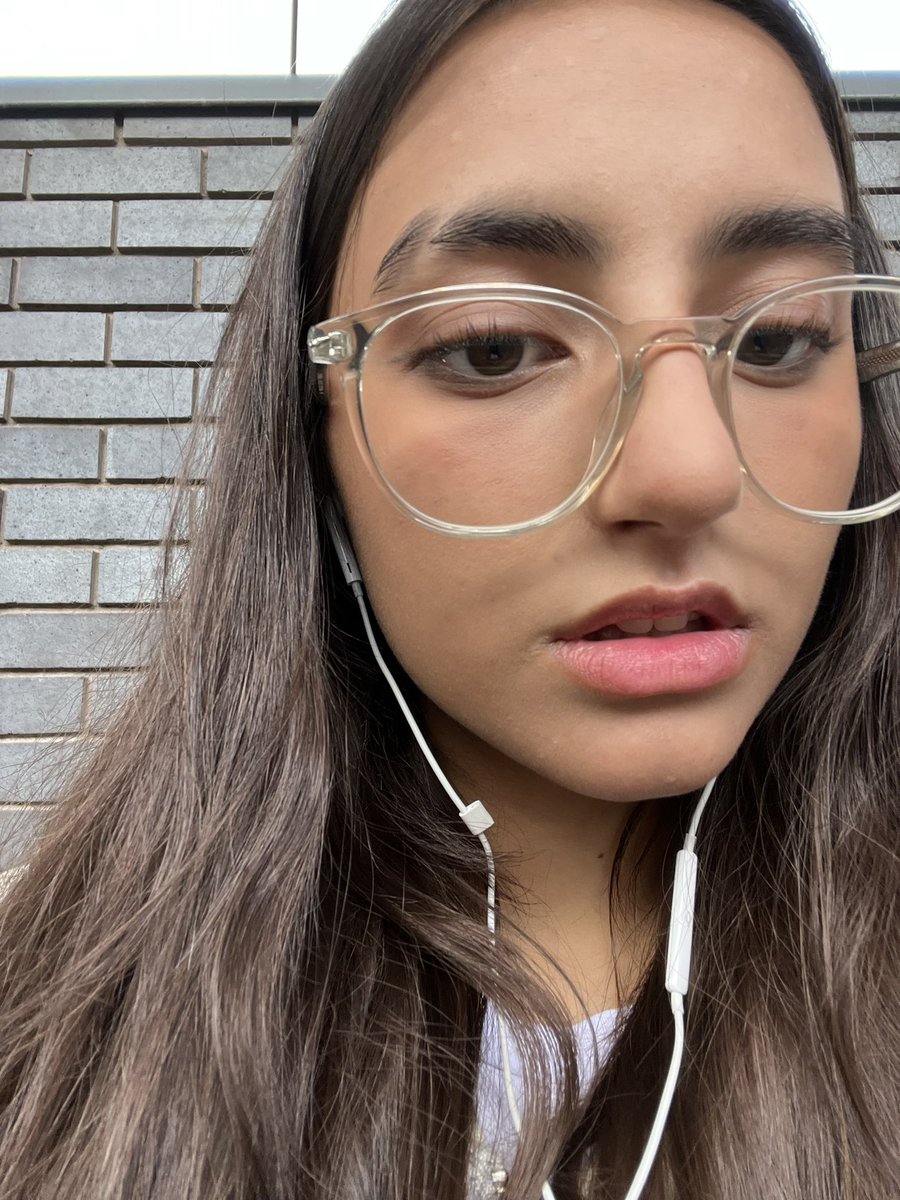 yoii (@aiyshhhyoii) on Twitter photo if i was a kpop idol, what representative animal would i be?? 
(pls dont flop..) if i was a kpop idol, what representative animal would i be?? 
(pls dont flop..)