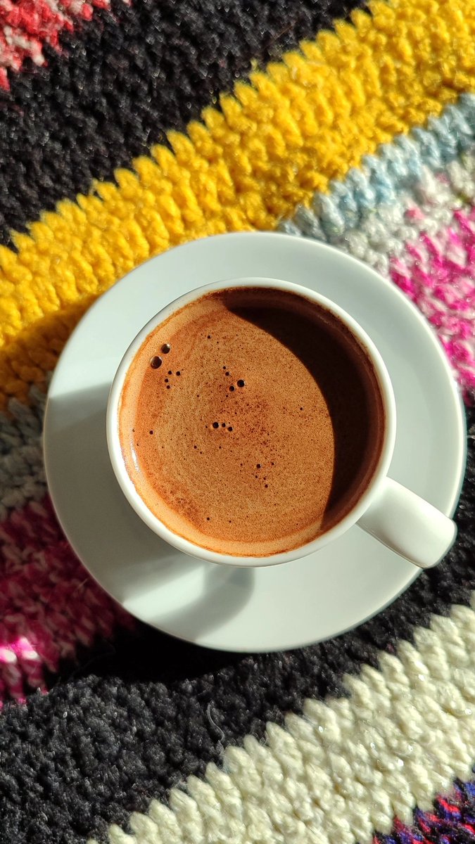 ritmsiz's tweet photo. @digerkm Kahve aşkınaa☕🤎 https://t.co/2K5MH5aesB