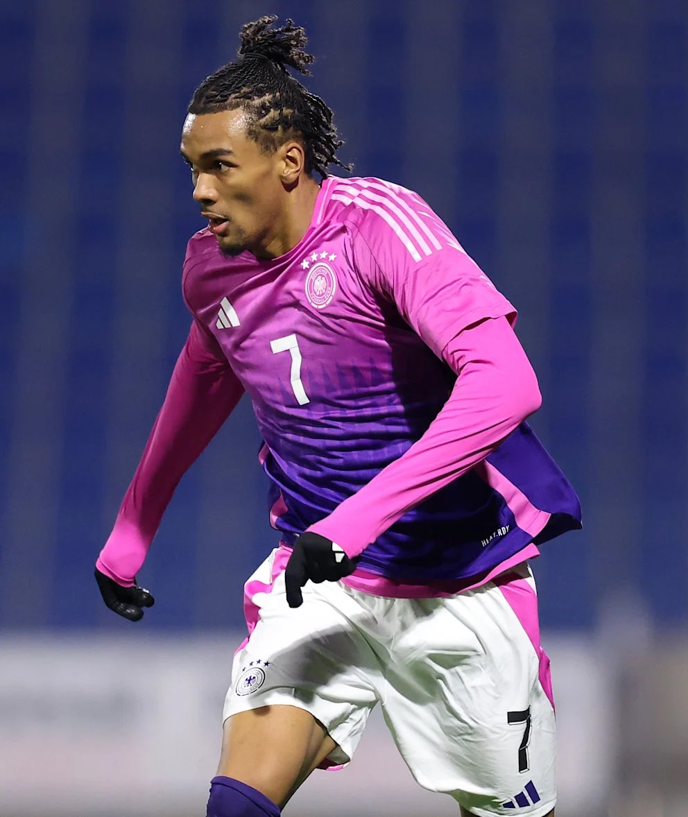 I genuinely think we have actually found a player that is worse than Ali Dia… #SaintsFC