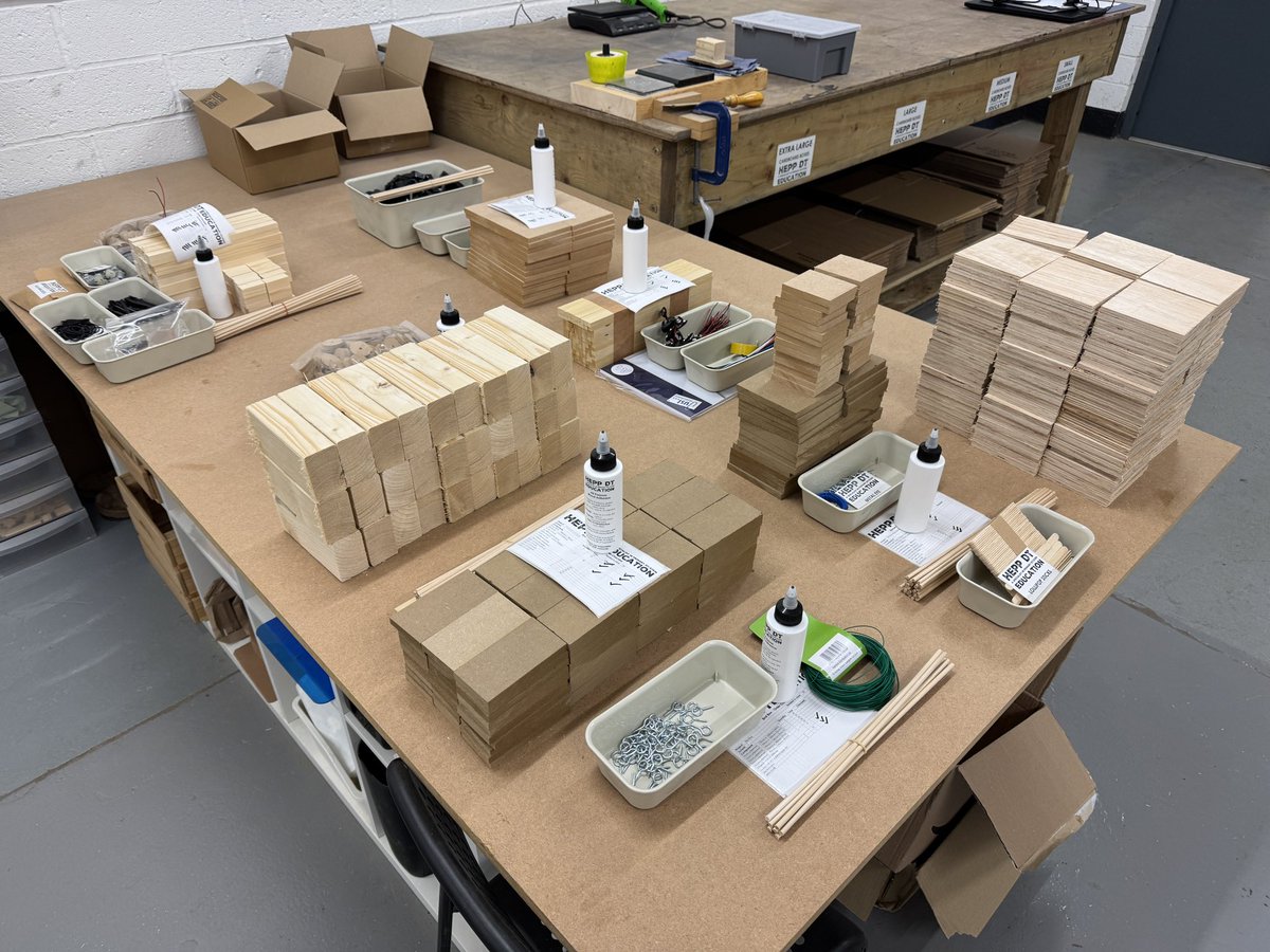 Busy packing day ✅ Structural builds, moving mechanisms &amp; electrical circuits ⚡ – a full variety of Y1–Y6 #DesignAndTechnology projects heading to schools today!

heppdt.co.uk