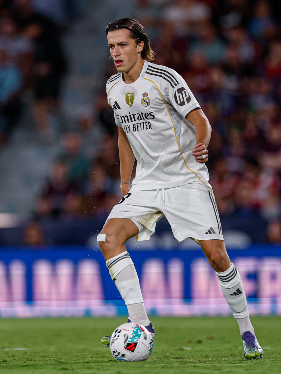 新品タグ付 18-19 レアル・マドリード マルコス・ジョレンテ M 新品タグ付 18-19 レアル・マドリード マルコス・ジョレンテ M