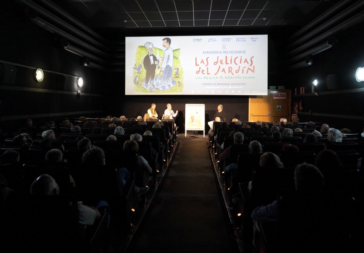 Disfrutando enormemente en el coloquio con dos grandes del Cine español: Fernando Colomo y José Luis Alcaine #LasDeliciasDelJardín <a href="/Vertice360/">Vertice360Spain</a> #DirectoresenelZoco