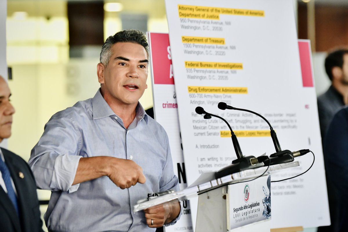 Alejandro Moreno (@alitomorenoc) on Twitter photo Durante muchos meses trabajamos con un equipo especializado para integrar una denuncia sólida contra <a href="/adan_augusto/">Adán Augusto López H</a>.
Ya la presentamos en los Estados Unidos, ante el FBI y la DEA. Tenemos todos los elementos para demostrar cómo operó de la mano del crimen organizado. Durante muchos meses trabajamos con un equipo especializado para integrar una denuncia sólida contra <a href="/adan_augusto/">Adán Augusto López H</a>.
Ya la presentamos en los Estados Unidos, ante el FBI y la DEA. Tenemos todos los elementos para demostrar cómo operó de la mano del crimen organizado.