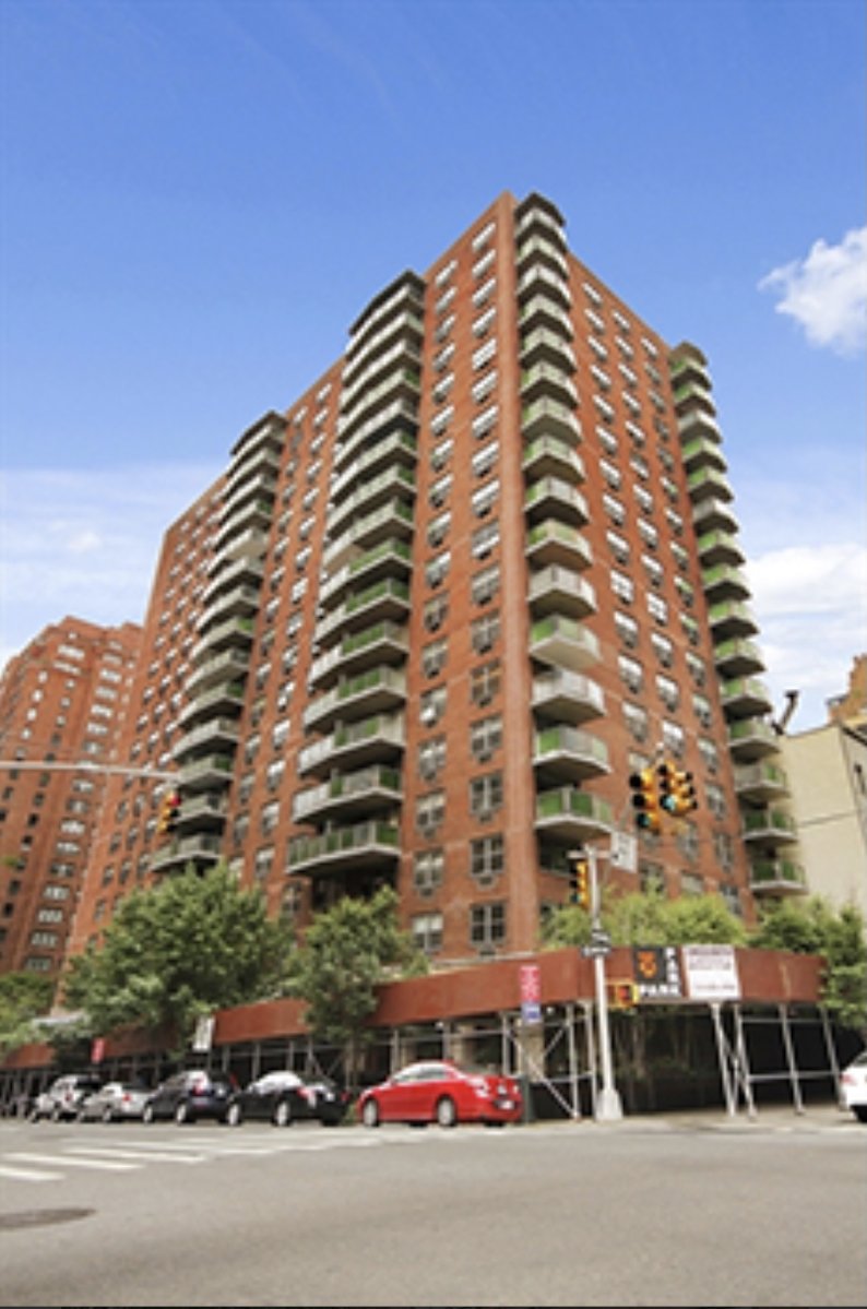 AcademyIntercom's tweet image. Midtown Residential Condo: external dome cameras feeding an 8‑CH DVR for reliable recording, quick search, and clear views of entrances and walkways. Simple to monitor, tough to beat.
#BuildingSecurity #DVR #CCTV #Midtown