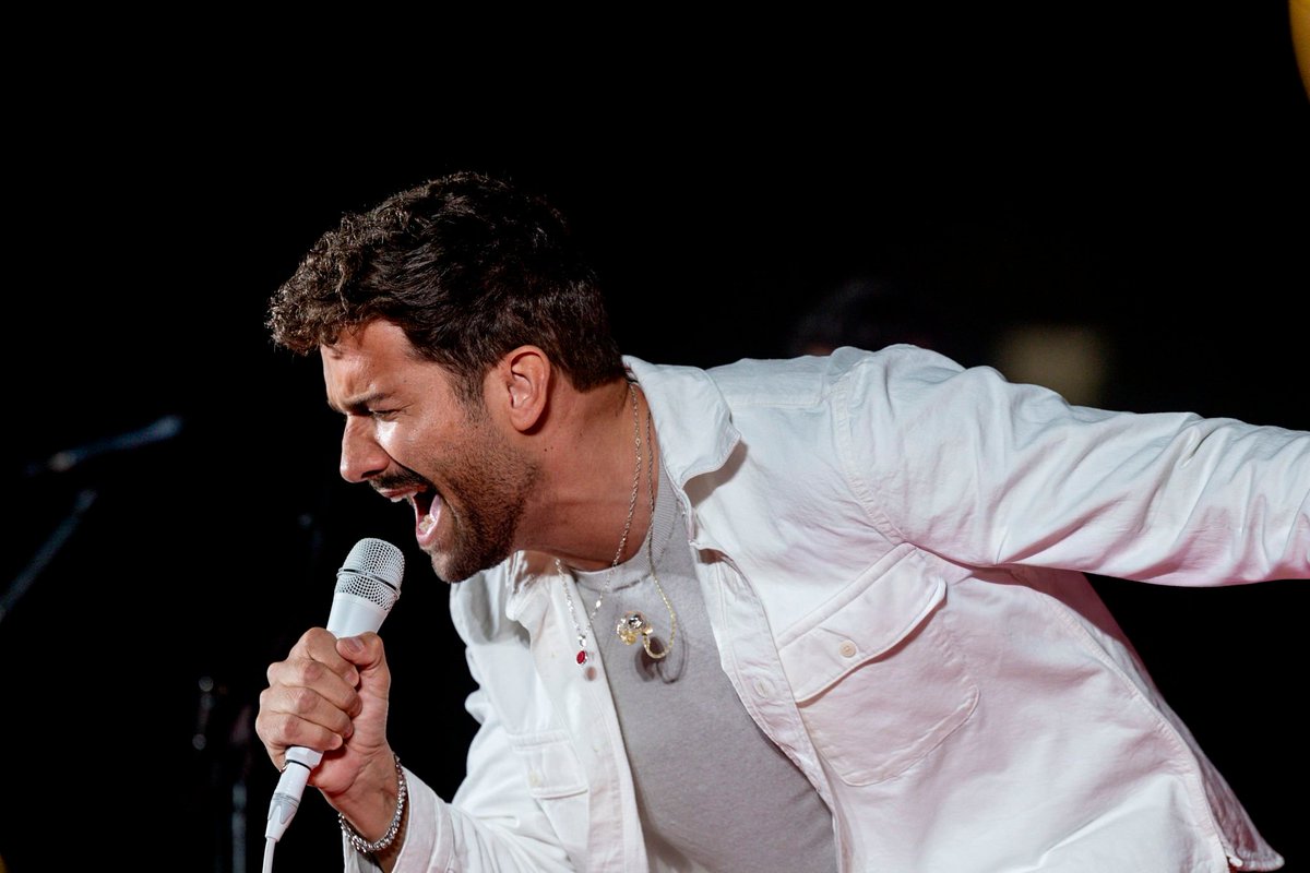 muyalboranista's tweet photo. -FOTOS- @pabloalboran en el Showcase presentando 'KM0' - https://t.co/F3BaKKT20k
 
📸 | Ricardo Rubio. https://t.co/TBX6UqOfBv