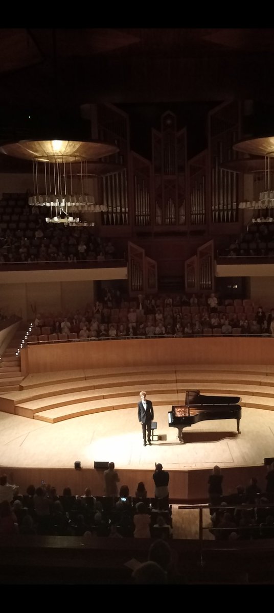 MariadelSer's tweet photo. Maravilla, @janlisiecki ✨. @DGclassics
Muchas gracias, @FundScherzo 🙏.
https://t.co/WLJJEwTJGL https://t.co/DACi1M7LAk