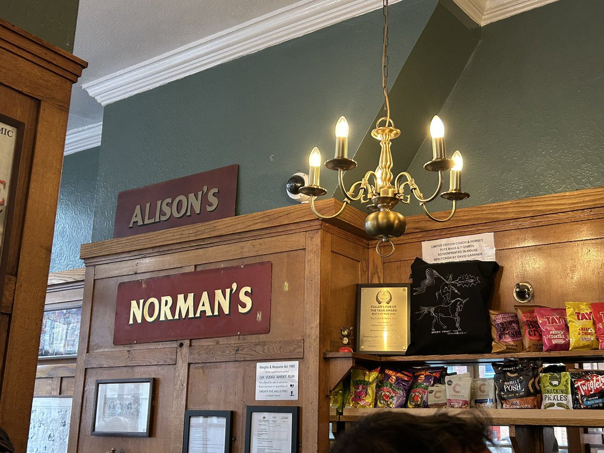 PubsSaving's tweet image. An excellent pint of Guinness at The Coach &amp;amp; Horses #pub #soho #favouritepubs ❤️