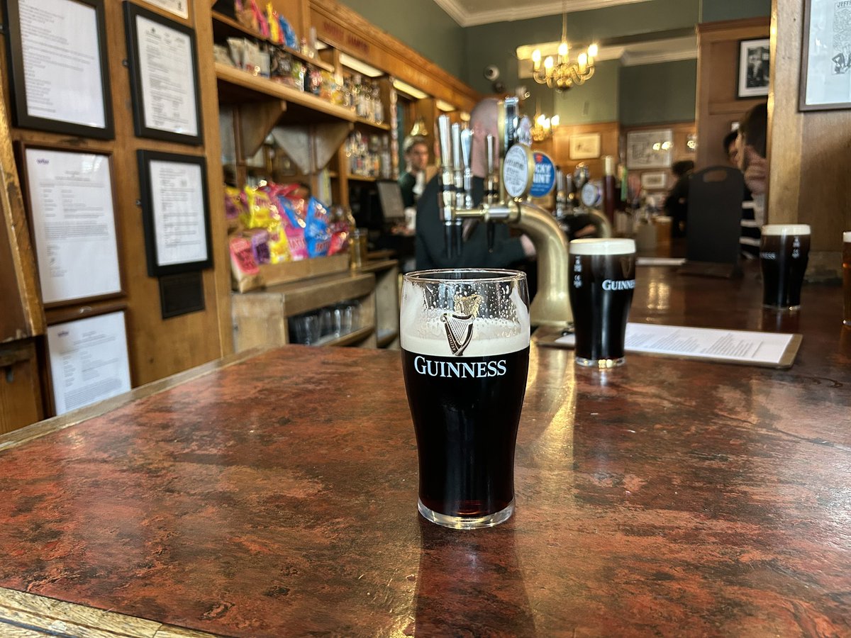 PubsSaving's tweet image. An excellent pint of Guinness at The Coach &amp;amp; Horses #pub #soho #favouritepubs ❤️