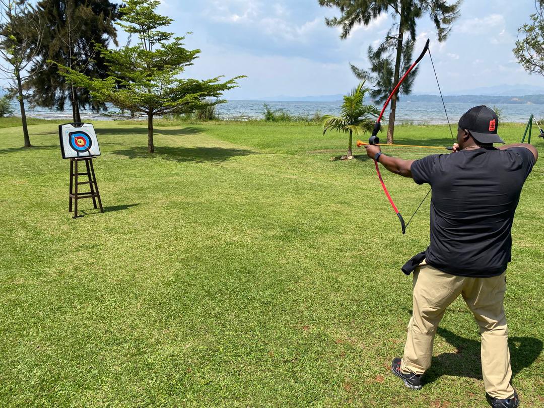 MaravillaResort's tweet image. Guests had a great time testing their skills with a fun archery game by the lake! 🎯🏹

#MaravillaKivuEcoResort #archeryfun  #lakekivu #outdooradventure #MaravillaMoments #ecoresortlife #natureandfun #UnwindAtMaravilla #AdventureByTheLake #teambonding
