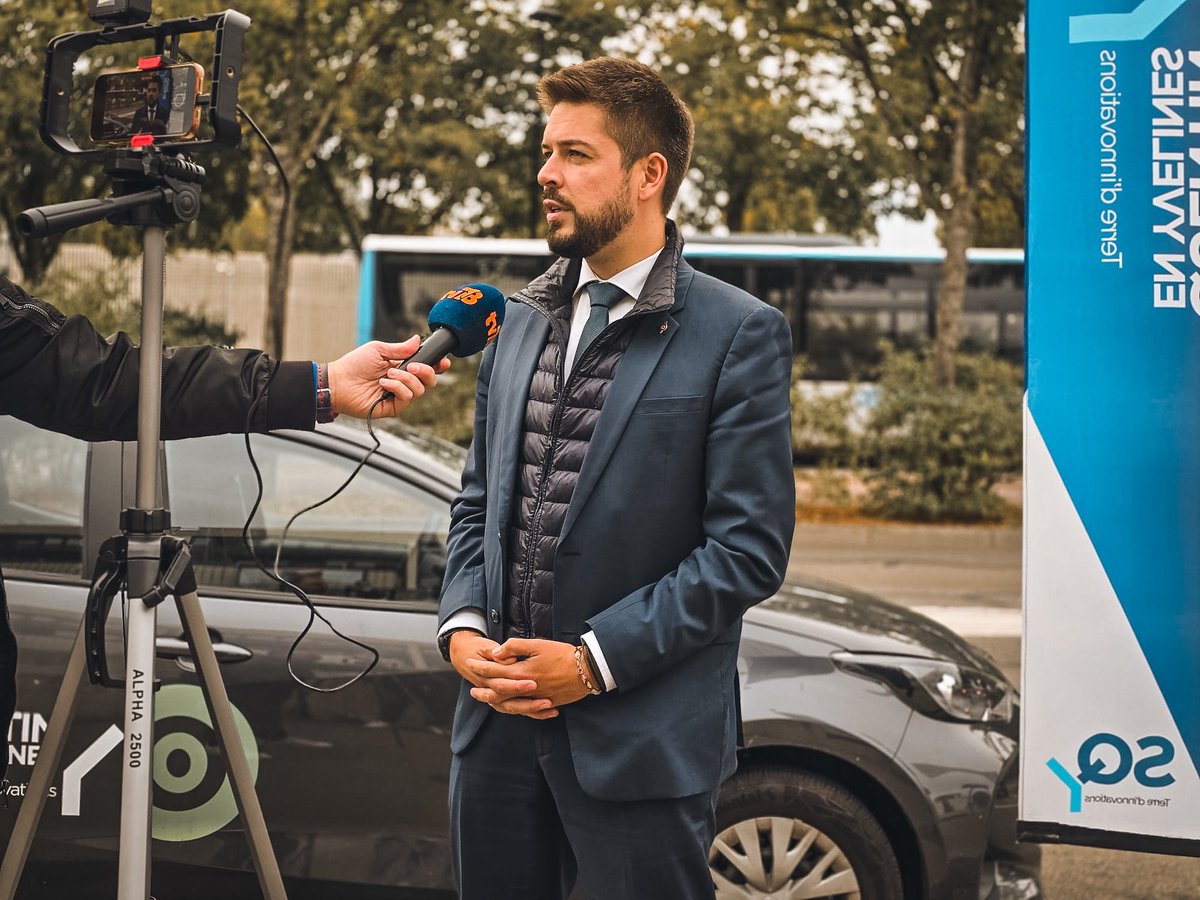 Jean-Baptiste Hamonic (@jbhamonic) on Twitter photo #Mobilités 🚙
🚀 Lancement ce jour avec Communauto du premier service d’Autopartage à <a href="/sqy/">Saint-Quentin-en-Yvelines 🚀</a> en présence d’<a href="/IDFmobilites/">IDF Mobilités</a>. 4 stations avec véhicules propres (CritAir 0-1) en libre service ! Objectif : moins de voitures sur la route, mais avec plus de personnes à leur bord ! #Mobilités 🚙
🚀 Lancement ce jour avec Communauto du premier service d’Autopartage à <a href="/sqy/">Saint-Quentin-en-Yvelines 🚀</a> en présence d’<a href="/IDFmobilites/">IDF Mobilités</a>. 4 stations avec véhicules propres (CritAir 0-1) en libre service ! Objectif : moins de voitures sur la route, mais avec plus de personnes à leur bord !