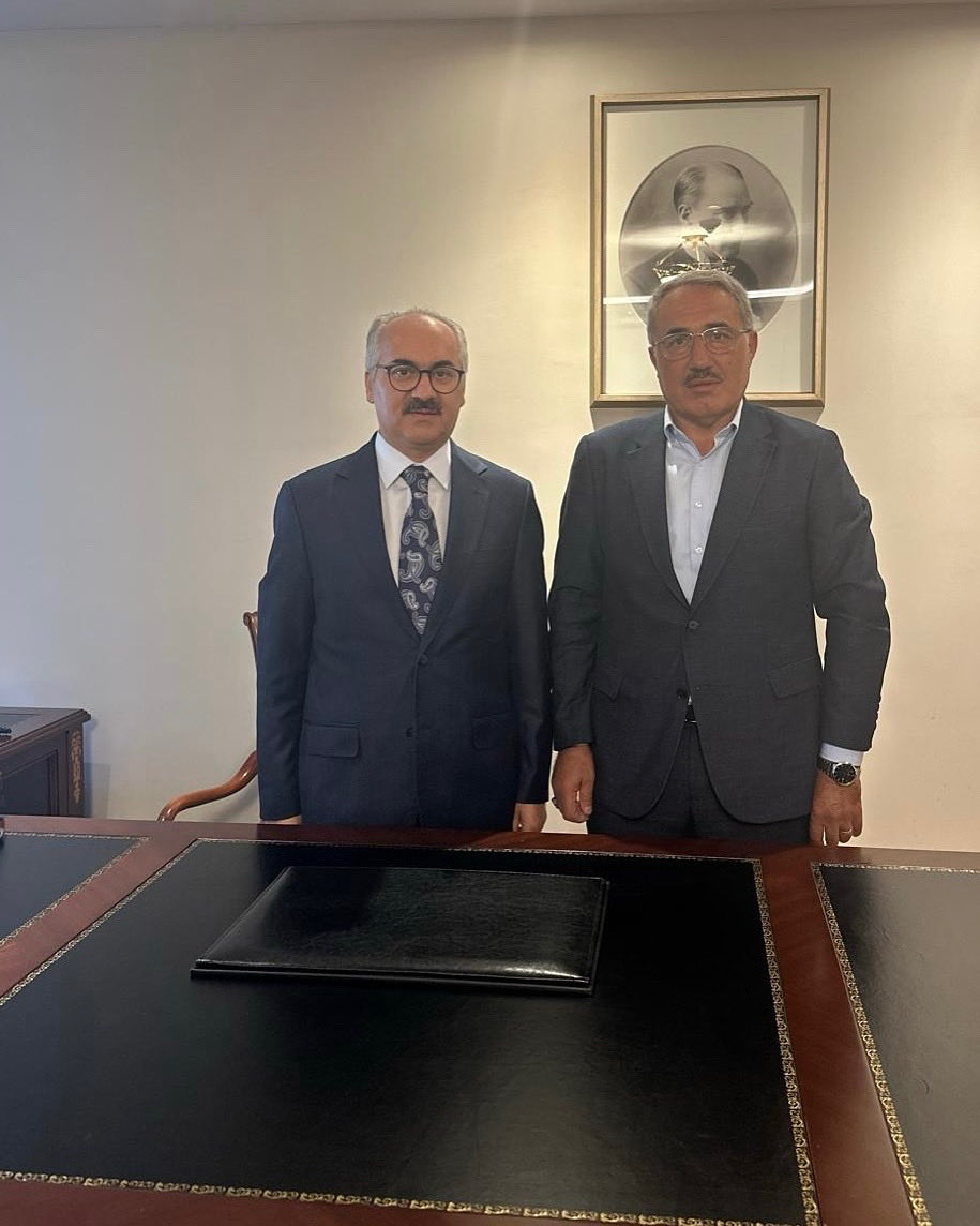 Cumhurbaşkanlığı Sosyal ve Gençlik Politikalar Kurulu üyesi-Yıldırım Beyazıt Üniversitesi öğretim üyesi  hocam #TarkanZENGİN’i Ziyarette bulundum. Nazik kabulleri ve hoş sohbetleri için kendisine teşekkür eder başarılarının devamını dilerim.