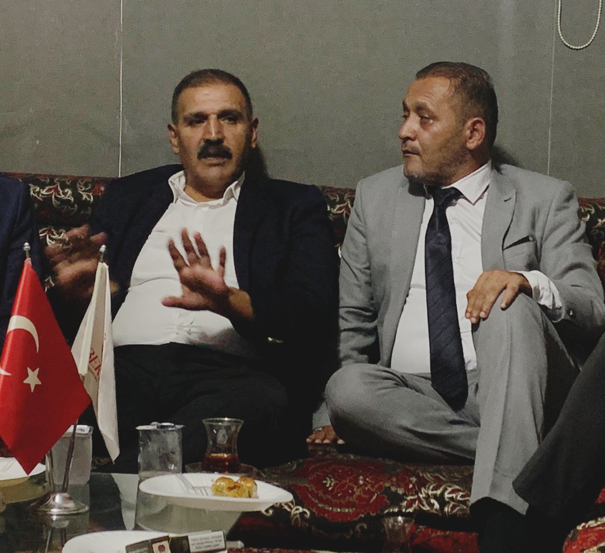 Bugün Göbeklitepe Gazeteciler ve Yazarlar Cemiyeti olarak, iş insanı Emin Yetim’i ağırladık.

 Urfa'nın sosyal ve ekonomik gelişimi üzerine samimi ve verimli bir sohbet gerçekleştirdik. Şehrimizin geleceğine dair önemli fikirler paylaşıldı.

 Katılımı için Sayın Emin Yetim’e