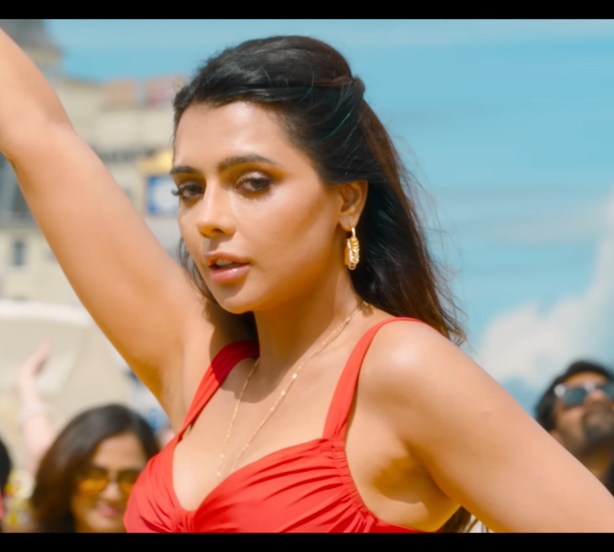 KushalRiku's tweet image. #ruhisingh #RuhiiSingh #Mastiii4 #Masti4 #hot #bikini ,#beach