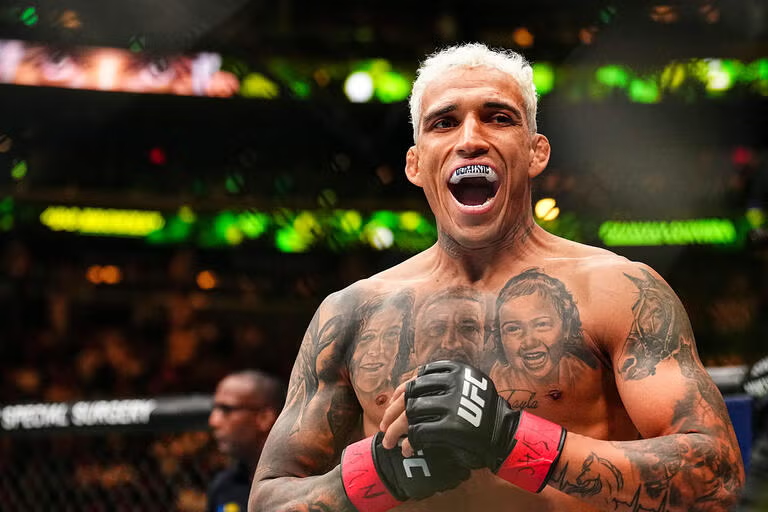 Y4pp3r's tweet photo. @SpinninBackfist @UFCBrasil CHARLES NEVER DUCKS HE WANTS ALL THE SMOKE MY GOAT https://t.co/3tfgQLswhz