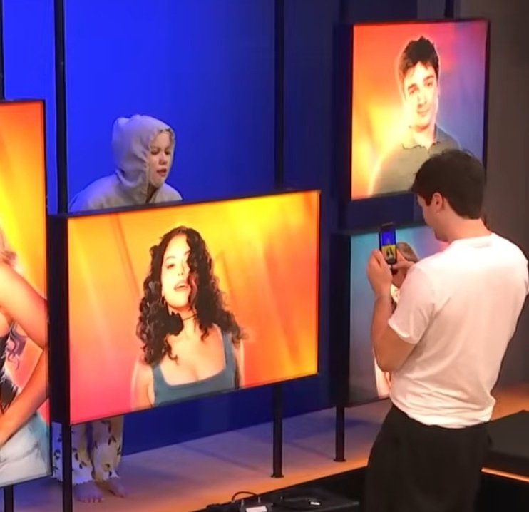 el sonny angel que me compré por presión social pegado todavía en mi ordenador #OTDirecto23S