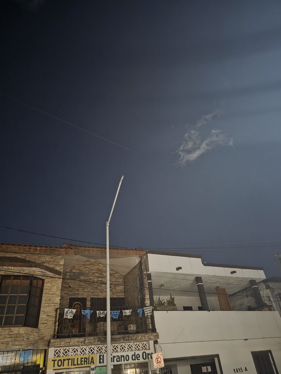 Falta de alumbrado en calle Martires de Chicago, entre Jesús M Garza y constituyentes del 57, col Pablo A De la Garza <a href="/Cicmty/">CIC</a> <a href="/MtyFollow/">MtyFollow®</a> <a href="/mtygob/">Gobierno Monterrey</a>