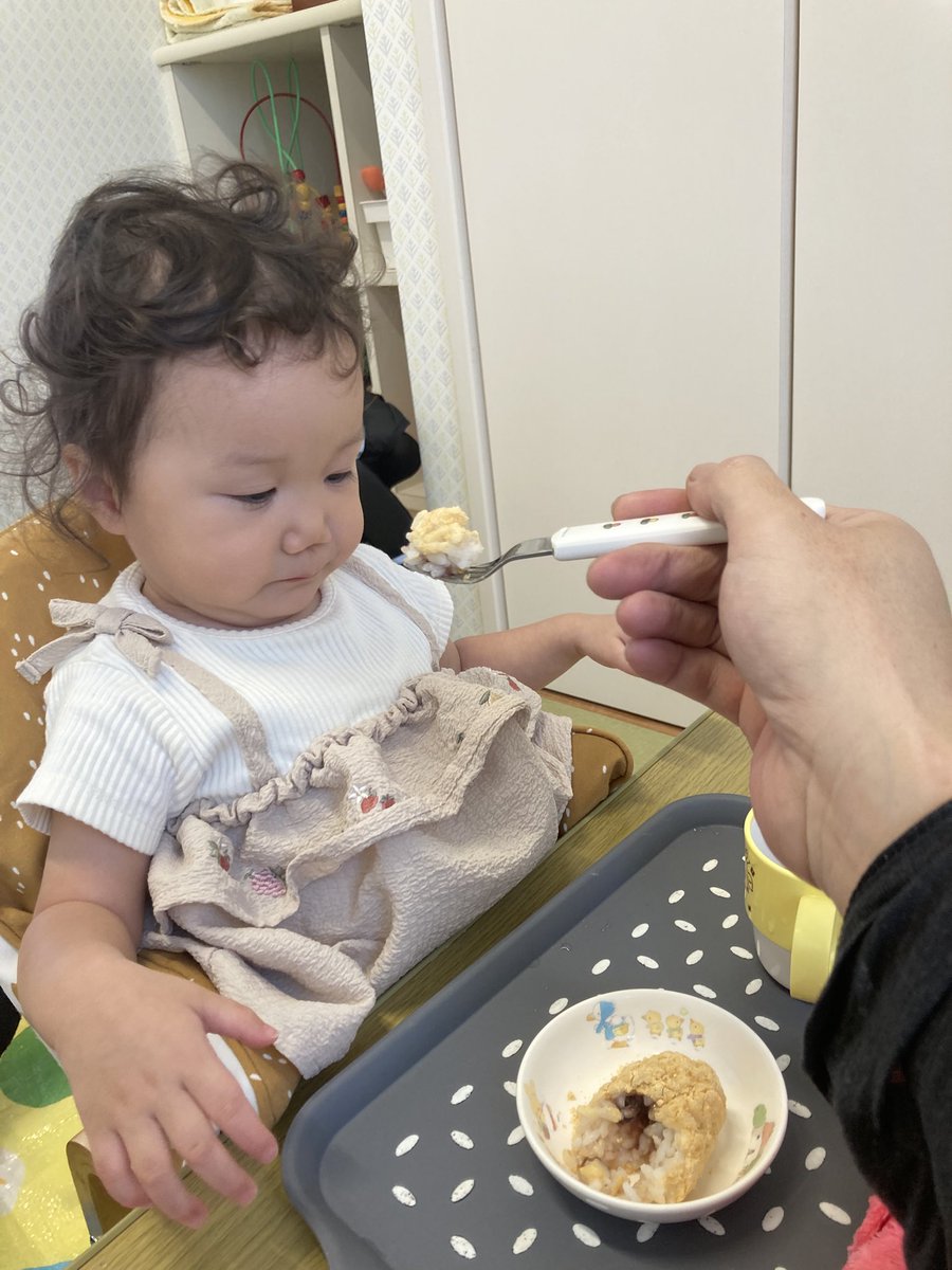 nari3150go's tweet image. 昨日は娘っちのとこ行って来た😃
おやつはおはぎだったけど食いっぷりがいつも良いから⭕️
少しずつ話そうとしたり自分でできるとこも増えてる😁お迎え一年伸ばしたから色々頑張らないと⭐️