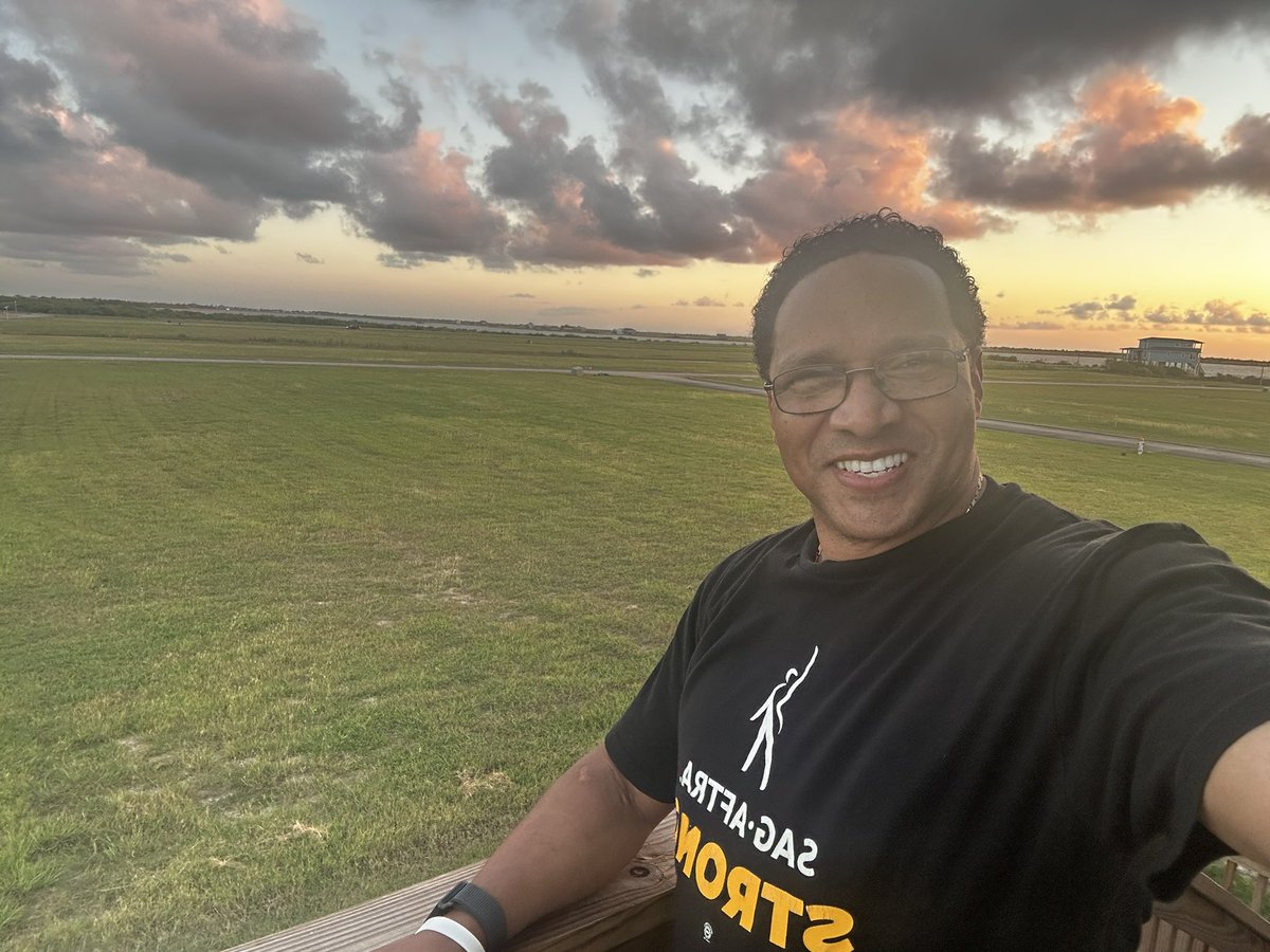 Carlducena's tweet image. At the Tip of Texas next to Mexico.   Chillen with my Cousin Alain and my Sister Carlynn at her new Amazing Crib, enjoying the Beauty !!!!
God is Wonderful….