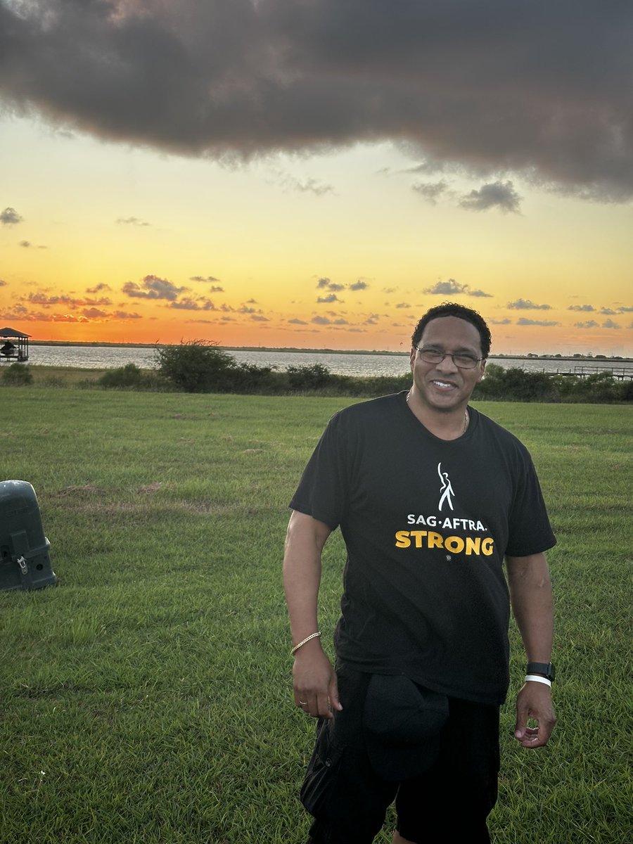 Carlducena's tweet image. At the Tip of Texas next to Mexico.   Chillen with my Cousin Alain and my Sister Carlynn at her new Amazing Crib, enjoying the Beauty !!!!
God is Wonderful….