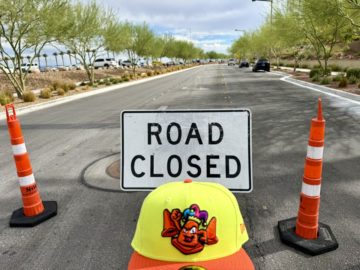 ItsErikMertens's tweet image. 🦺 Caution: Special Event Ahead 🚧 #LasVegasConeJesters #MenAtWork #AllTheBallparks #ErikLikesBaseball
