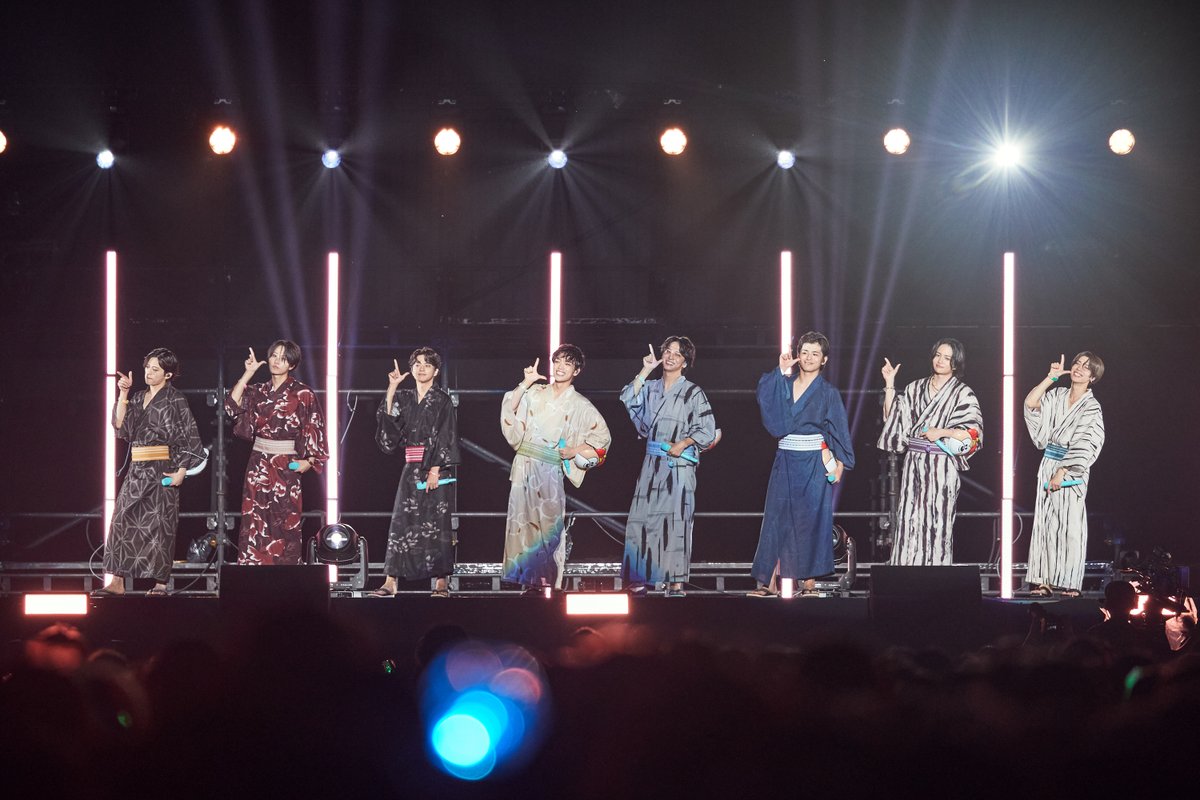 oricon's tweet photo. 【イベント レポート】
timelesz、グループ史上最大規模の会場で
5万人とファンミーティング🏮

ライブ、トーク、ゲームに浴衣生着替え…
25分間もの打ち上げ花火で
忘れられない夏の終わりの一日に🎇

✍🏻ファンミ レポ＆花火パート楽曲紹介
https://t.co/I5rLaPe3Ny

#timelesz https://t.co/8b2j2HRcdF
