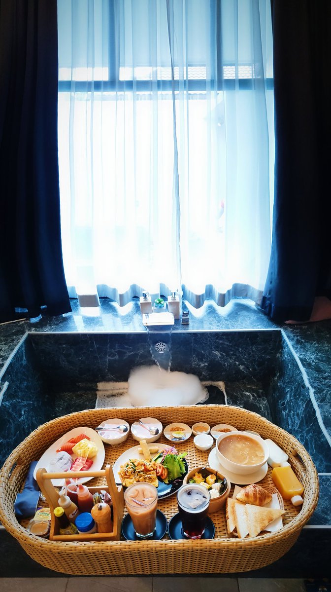 아침! 날이 흐리당...... ㅠ
#chiangmai #breakfast