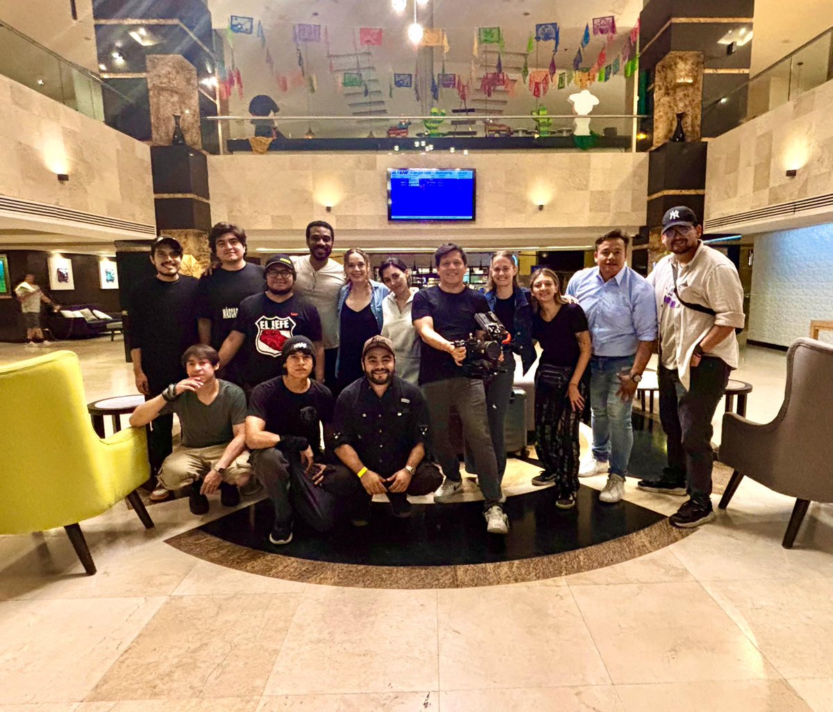 About last week 🎬✨😌
@juan__garrafa @lightoonfilms @audrey_rannou <a href="/harding/">harding</a>.junior @karenfloresofficial <a href="/estefania/">pixelbeats.eth5172</a>.fxmua @irvingc713 <a href="/irving_monroy/">Irving Monroy</a> @joshmedinag @sergio_woolrich @say_el203 
.
.
#cinemexicano #actriz