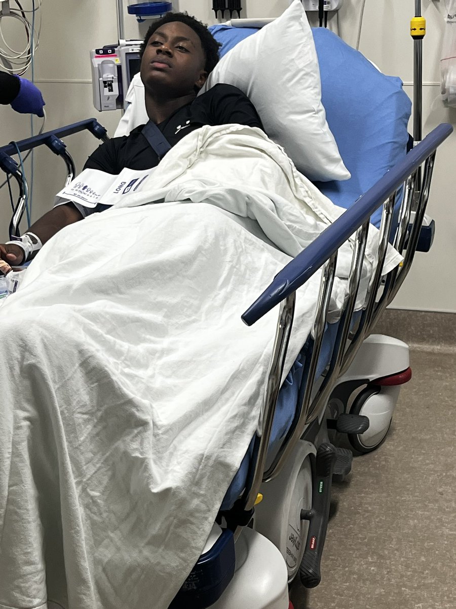 aseboog1ee's tweet photo. Minor set back for a major comeback❤️. #getwell12❤️ #CrowleyTough🦅💜 @CoachEShon @CoachRJ_007 @CoachFishII @CoachHill17 @CarlosLynn https://t.co/413tmKiKsu