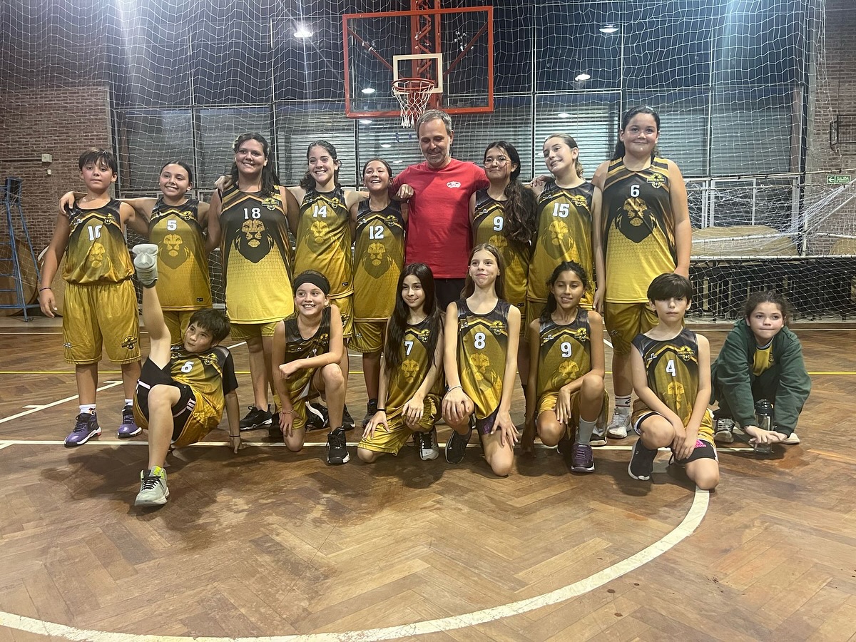 BasquetOlav's tweet photo. 📣 Lee nuestra nueva publicación: Básquet Formativo: se jugaron algunos partidos | Las competencias del segundo semestre organizadas por la Asociación de… 

 🔗 Leer más en: https://t.co/qP5GvJafMS. https://t.co/3FlHN0QPJW