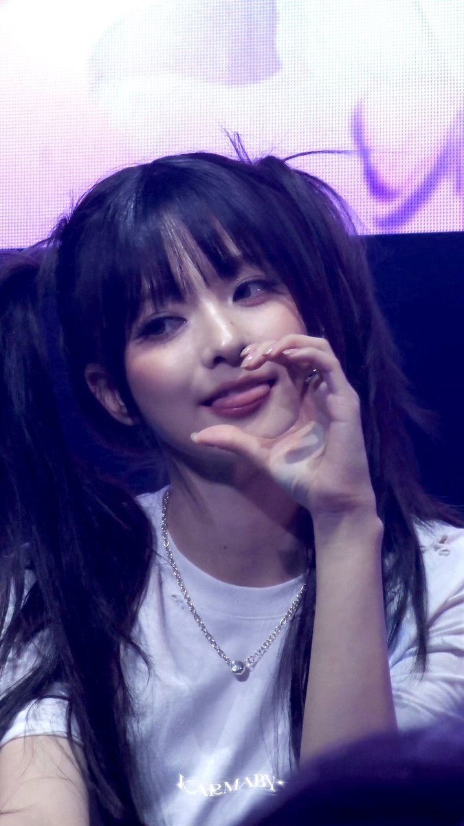karmaby_'s tweet photo. #fromis_9 #프로미스나인
#NowTomorrow #fromis_9_WORLDTOUR 
#nagyung #LeeNagyung #이나경 https://t.co/0JItnfMPR5