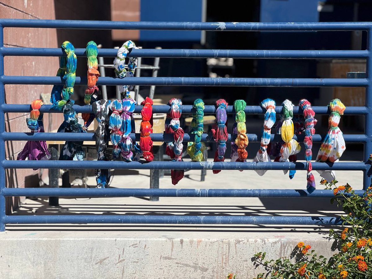 boulder_hs's tweet image. 🎨👕 Art students got creative and colorful today—designing their own tie-dye T-shirts! 🌈🌀 Every shirt a masterpiece, every swirl a story. #bchs41 #EaglePride #TieDye