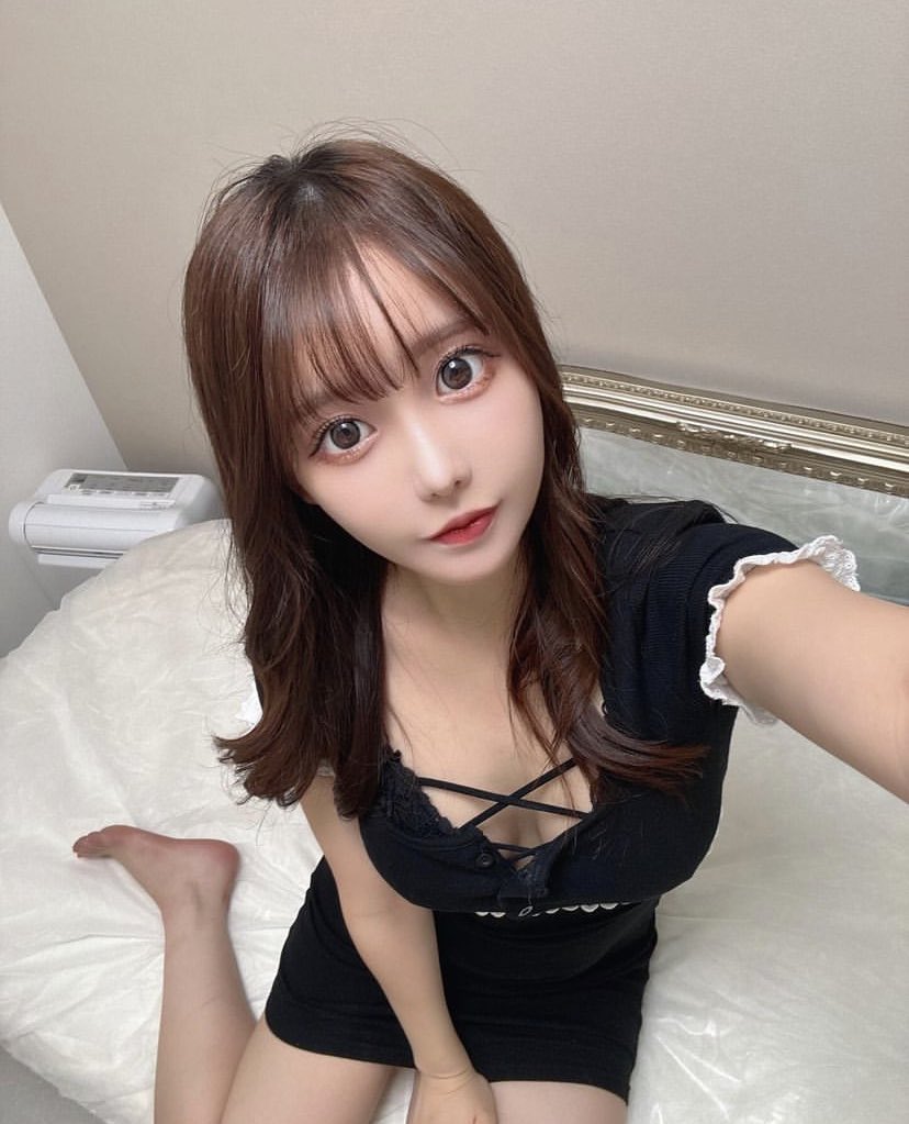 160｜45｜C奶
長得很乖 膽子大
其實很色🥵
有人喜歡全家店員嗎？

#按讚會去密你喔 
喜歡按❤+1