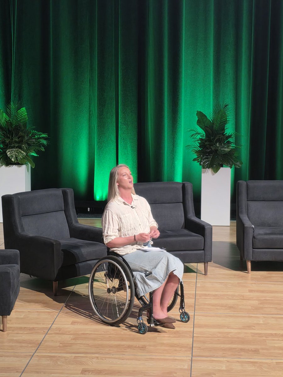 Charlotte Aves tweet media