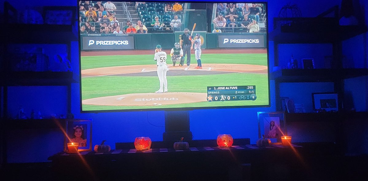 I didn't light all of my fall stuff pictured because it's still hot af but HELLLOOOO FALLL!