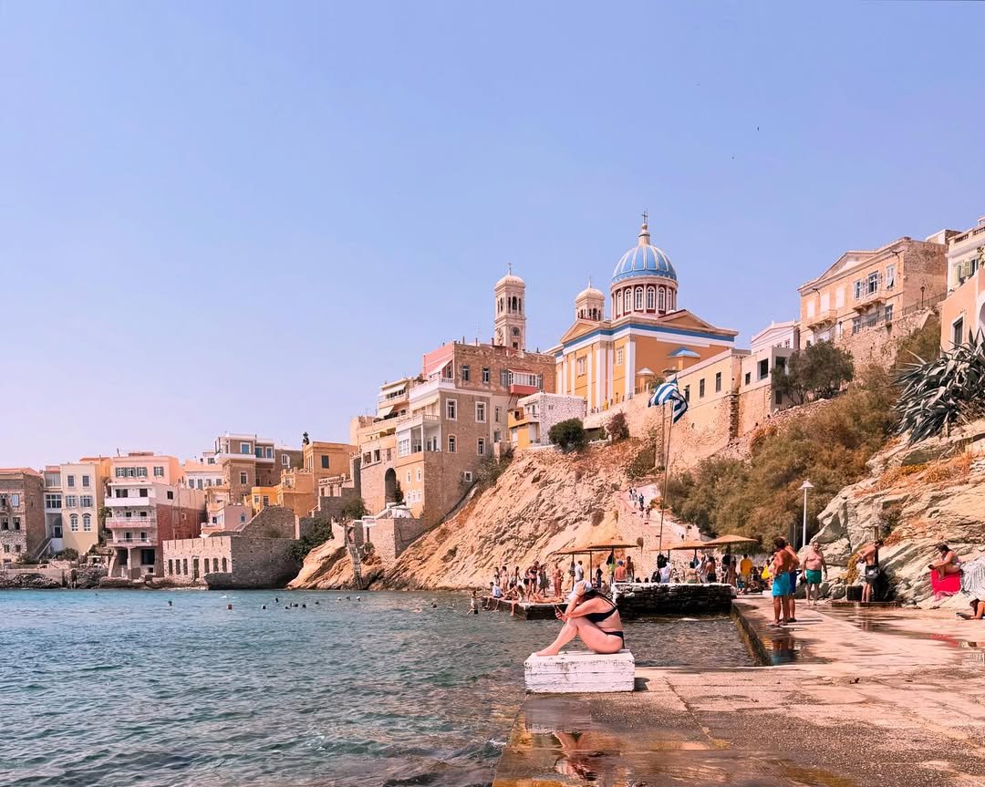 AnemosTours's tweet image. Sunlit facades, blue domes, and the sea just steps await, this is Greece at its most graceful. Where every stroll feels like a postcard. Book early.

#AnemosTours #Greece #SeasideCharm