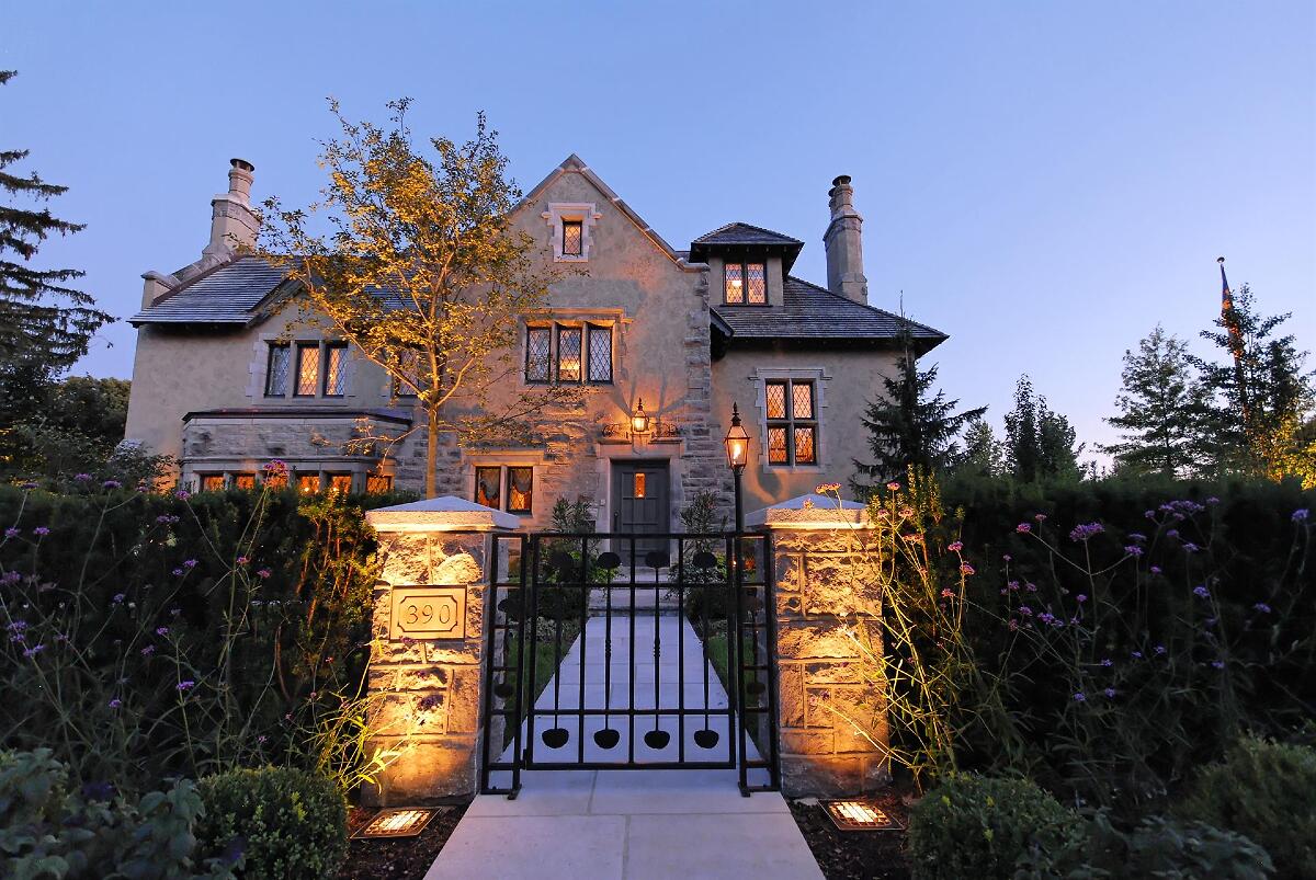 Unlike previous months, where growth was largely driven by the Greater Toronto Area (GTA), August saw GTA sales dip slightly. However, this was more than offset by stronger activity in Montreal, Greater Vancouver, and Ottawa. ian-ponting.cb1.info/b8zzi4