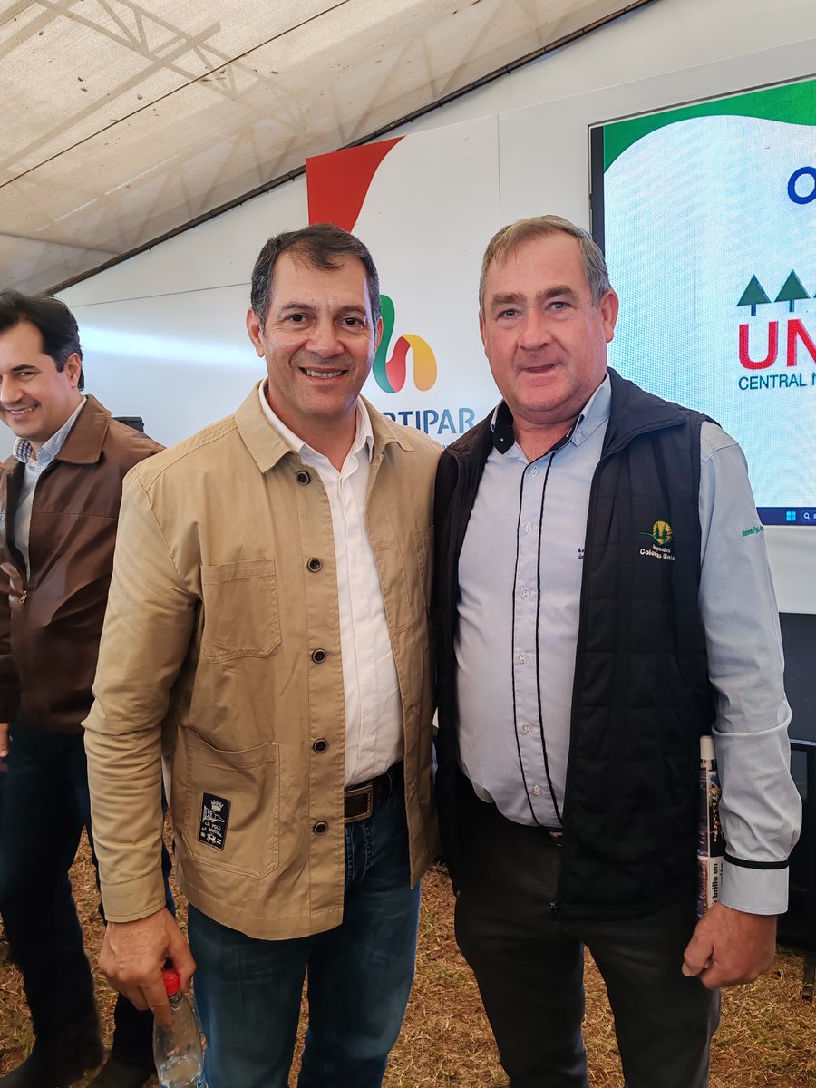 aprosemp_py's tweet image. Aprosemp participa de la Expo Feria Hortipar