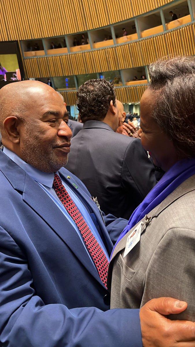 OIFrancophonie's tweet photo. La Secrétaire générale de la Francophonie, @LMushikiwabo a pris part ce matin à la cérémonie d’ouverture de l’Assemblée générale des Nations unies marquant les 80 ans de l’Organisation. Une journée marquée par des débats denses sur la paix et le multilatéralisme. 

#AGNU80
#Francophonie