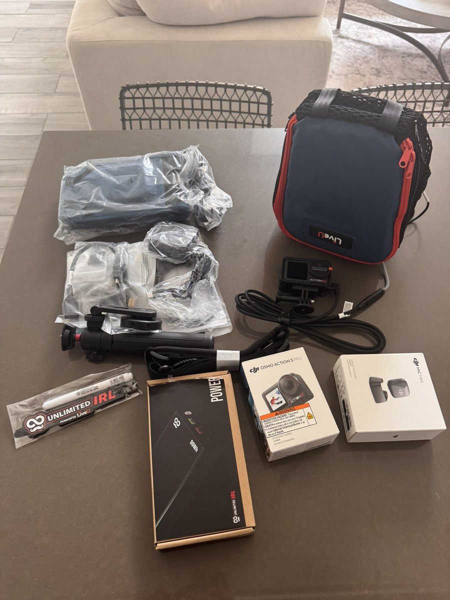 Seshcoins's tweet photo. The wait is over streaming setup secured thanks to https://t.co/IBLo1xPy5v + @alon 💪

Boys, this is where the madness begins. Stay tuned https://t.co/Eq2M980VBO