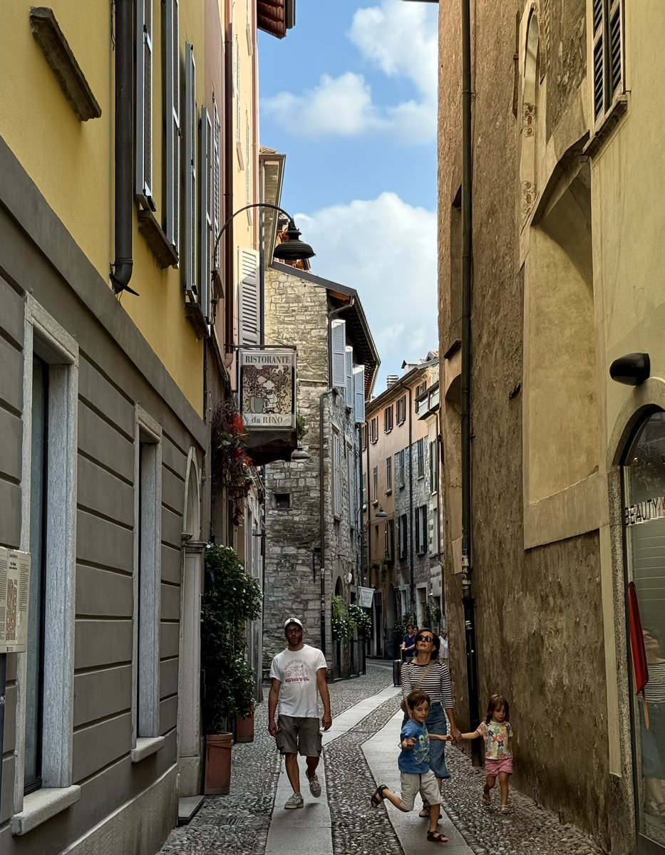 1000 🇱🇺🇯🇵 tweet media