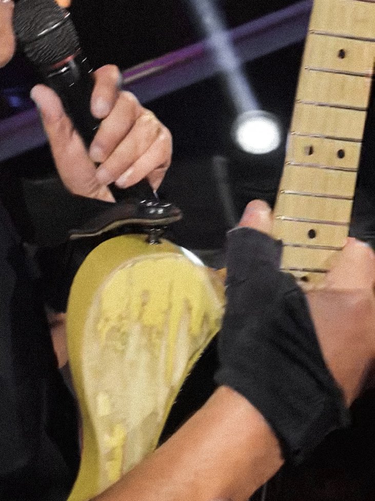 justraches's tweet photo. happy bday to my close friend bruce springsteen 🖤 https://t.co/tDMJBqXwCN