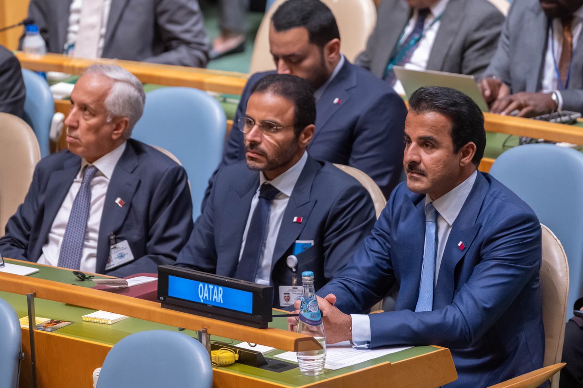 نديب قطر (@nadeebqa) on Twitter photo 🇺🇳🇶🇦| سموّ الأمير <a href="/TamimBinHamad/">تميم بن حمد</a> يُشارك في الجلسة الافتتاحية للجمعية العامة للأمم المتحدة في دورتها الـ80 التي عقدت بمقر المنظمة في نيويورك بحضور عدد من أصحاب الجلالة والفخامة والسمو والسعادة قادة الدول ورؤساء الحكومات والوفود وممثلي المنظمات
#UNGA80 | #نديب_قطر | #قطر 🇶🇦 🇺🇳🇶🇦| سموّ الأمير <a href="/TamimBinHamad/">تميم بن حمد</a> يُشارك في الجلسة الافتتاحية للجمعية العامة للأمم المتحدة في دورتها الـ80 التي عقدت بمقر المنظمة في نيويورك بحضور عدد من أصحاب الجلالة والفخامة والسمو والسعادة قادة الدول ورؤساء الحكومات والوفود وممثلي المنظمات
#UNGA80 | #نديب_قطر | #قطر 🇶🇦