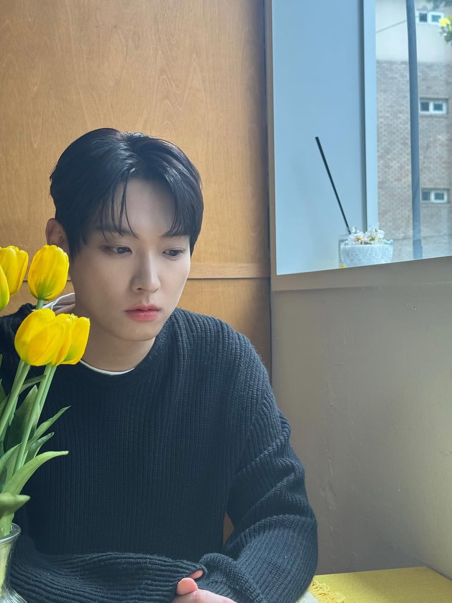 어제 사진 싹 다 좋아 다 큰 어른인데 심지어 이쁨ㅠ 바로 잠금화면 바꿨음