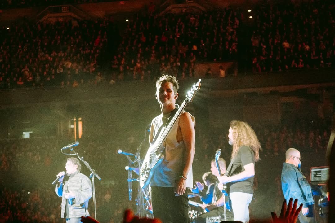 Mikey Hourly (@mikeyhourlyway) on Twitter photo 