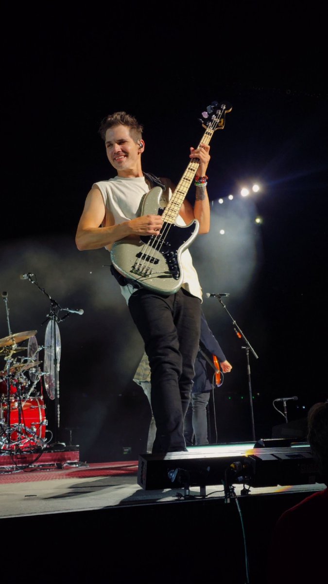 Mikey Hourly (@mikeyhourlyway) on Twitter photo 